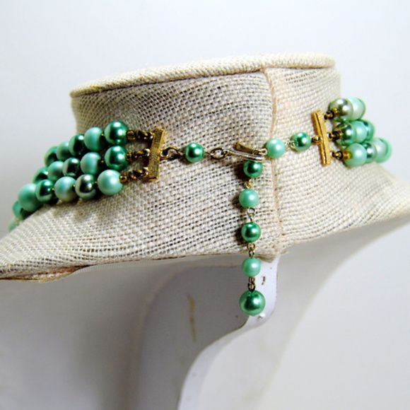 Necklace Multi Strand Bicone Green With Cystals - Picture 4 of 4